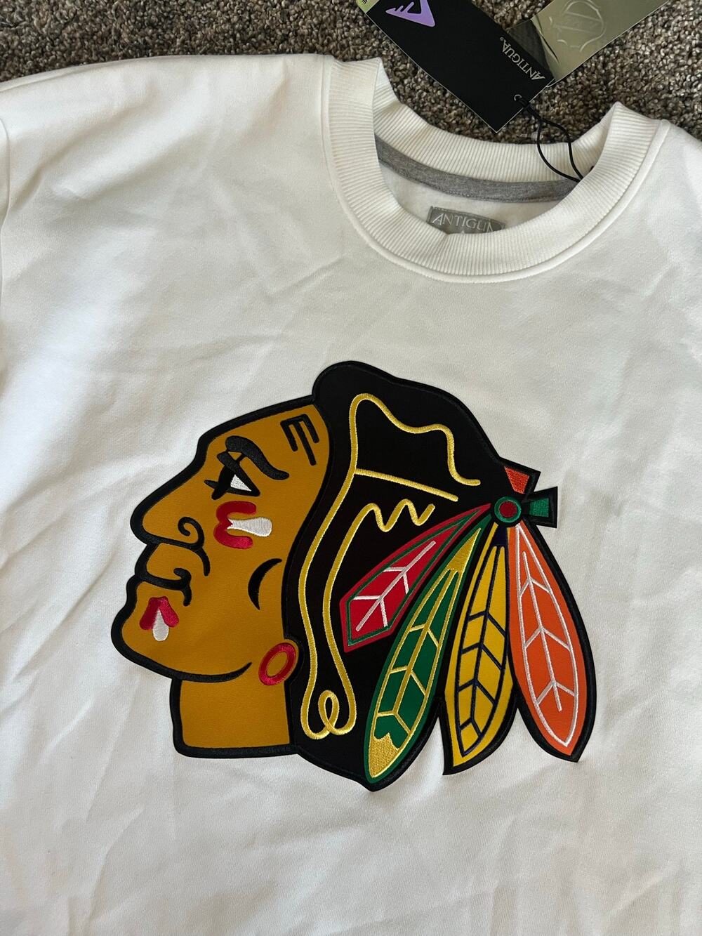 Antigua NHL Chicago Blackhawks Crewneck Sweatshirt White Women's Small (NWT)